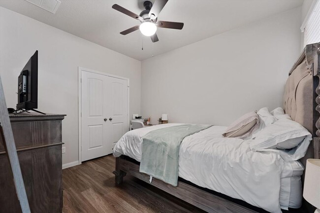 Building Photo - 3615 Spy Glass Hill Dr