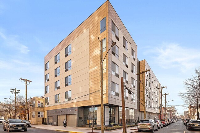 Building Photo - 433 62nd St