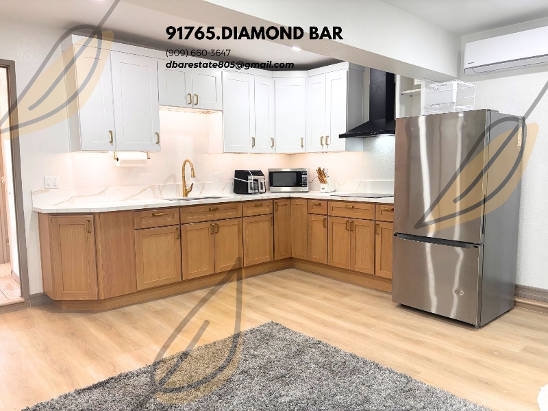 Building Photo - 805 Golden Prados Dr