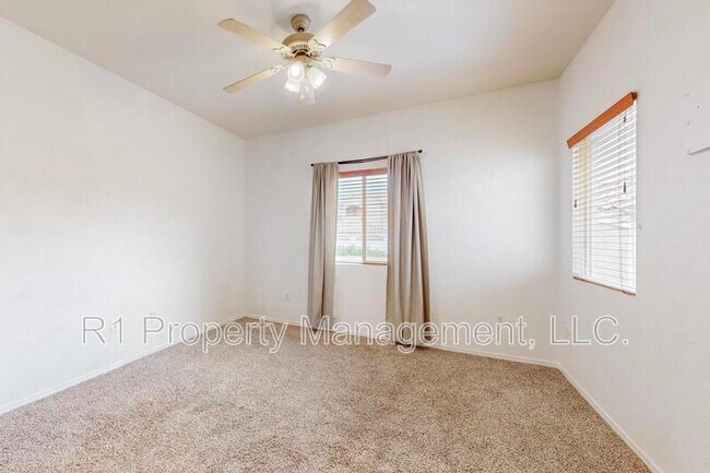 Building Photo - 6800 Vista Del Norte Dr NE