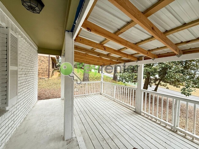 Building Photo - 1300 Highcrest Dr