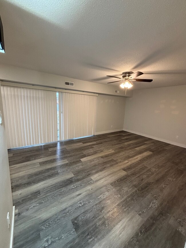 Building Photo - 2715 Center St