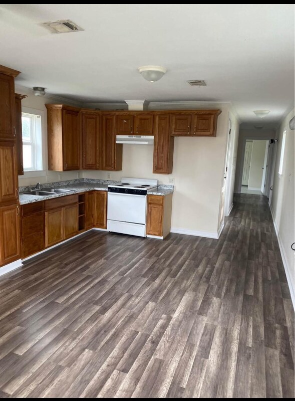 Building Photo - 5635 Leon St