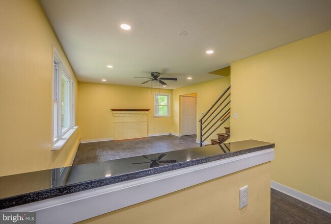 Building Photo - 6007 Bradley Ln