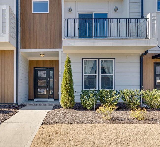 Building Photo - Spacious 4-Bedroom Townhome in Wendell Falls