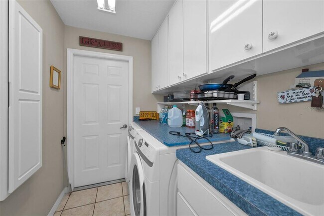 Building Photo - 9630 Green Needle Dr