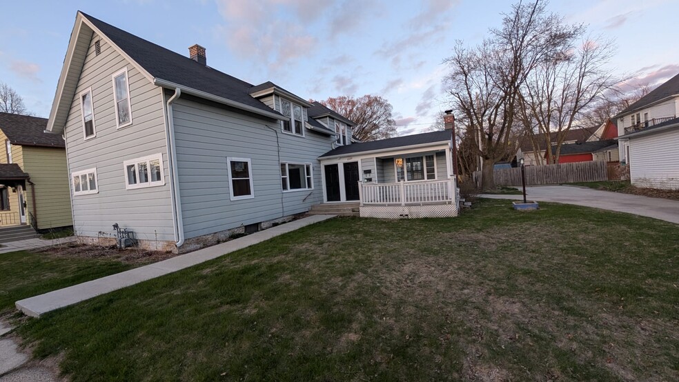 Primary Photo - 1515 N 7th St
