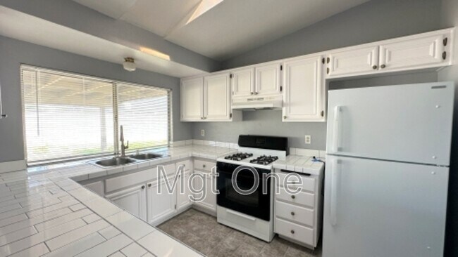 Building Photo - 12643 Gorham St