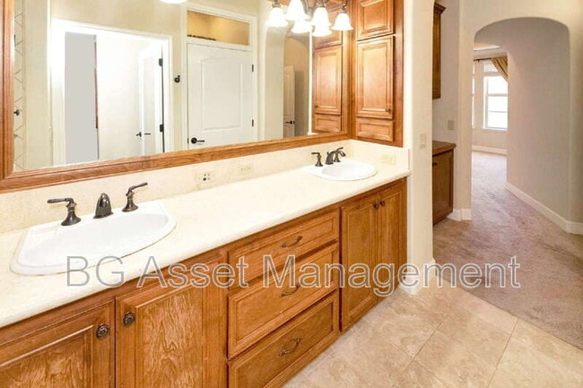 Building Photo - 1240 Sonata Dr