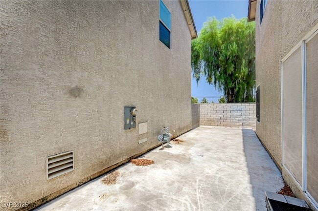 Building Photo - 1144 Black Cherry St