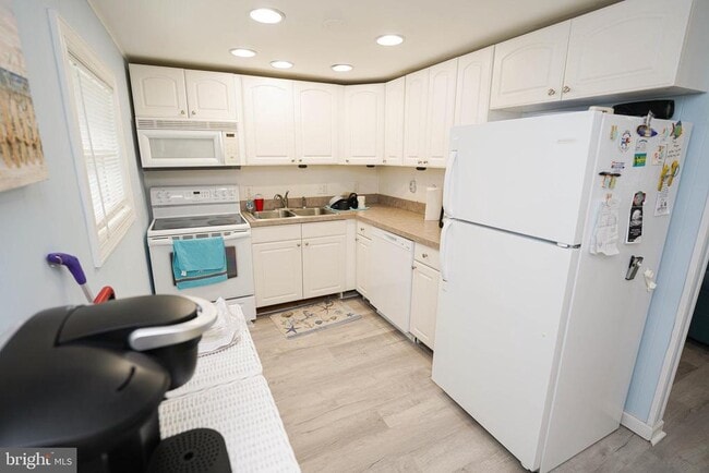 Building Photo - 309 Bayshore Dr
