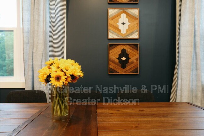 Building Photo - 11 N Hill St