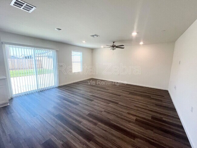 Building Photo - 333 Halisan Ct