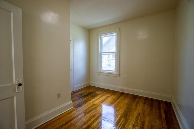 Building Photo - 149 Fellows Ave