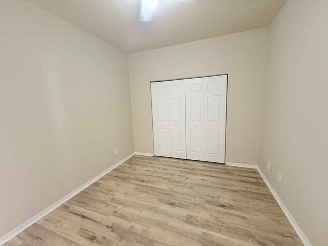 Building Photo - Charming 3-Bedroom 2 Bathroom and Garage in Lehigh Acres