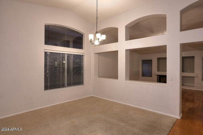 Building Photo - 7931 W Rose Garden Ln