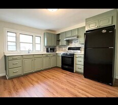 Building Photo - 221 Trenton St
