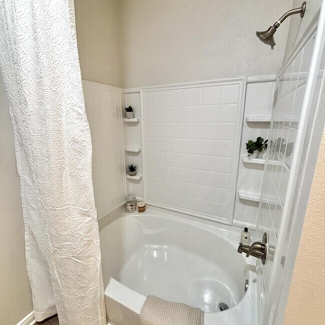 Building Photo - 3999 John Sharp Dr