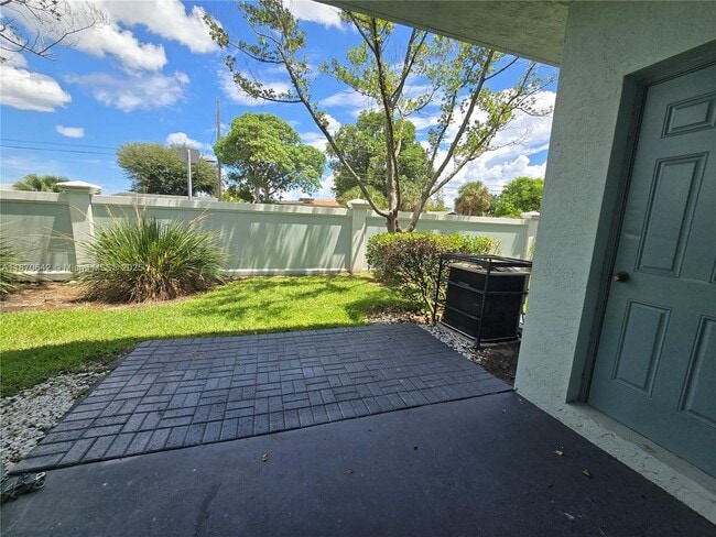 Building Photo - 3632 Oleander Terrace