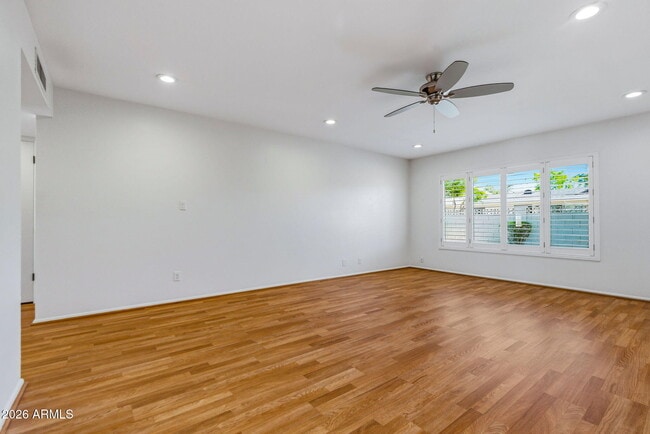 Building Photo - 3640 E Montecito Ave