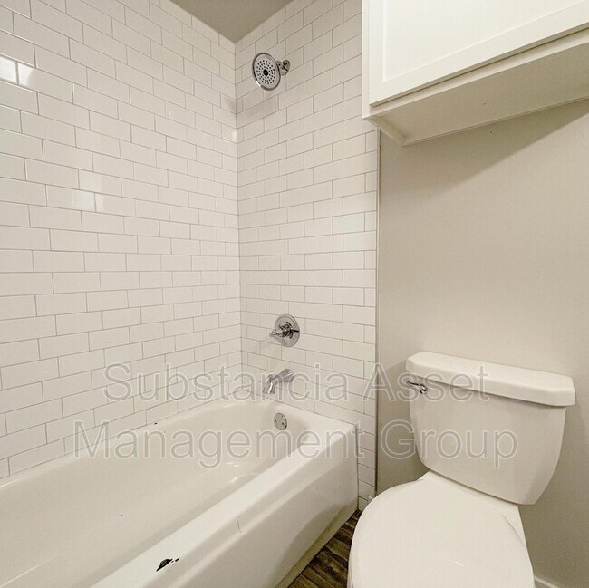 Building Photo - 727 Culbertson Dr