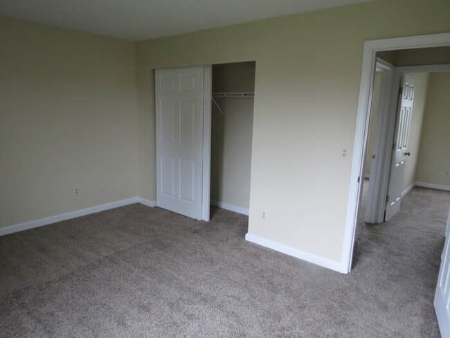 Building Photo - 35 Ashton Dr