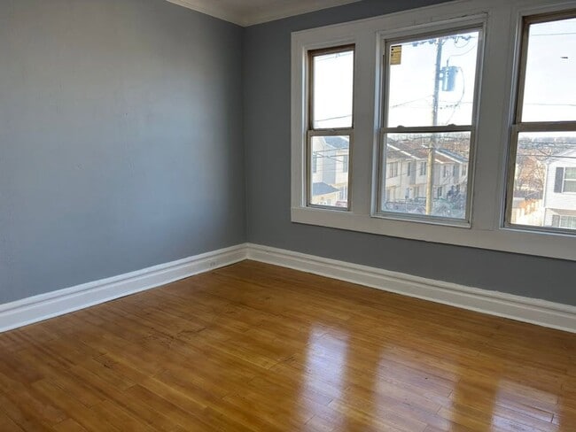 Building Photo - 702-704 S 19 St.