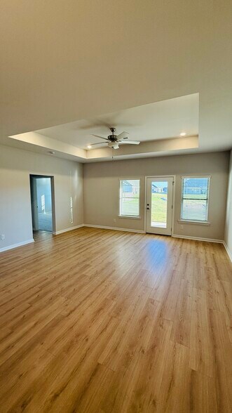 Building Photo - 25150 Addlestone Dr