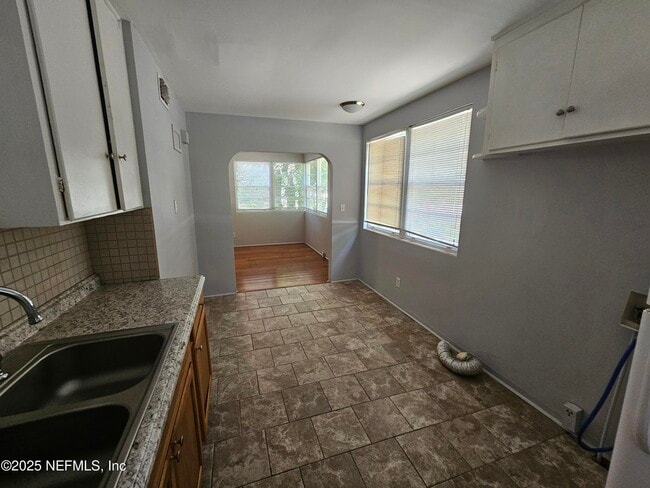 Building Photo - 1501 Osceola St