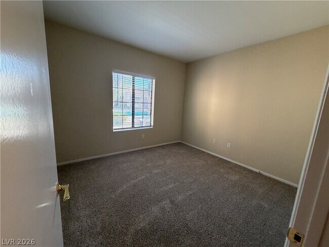 Building Photo - 2060 Rancho Lake Dr