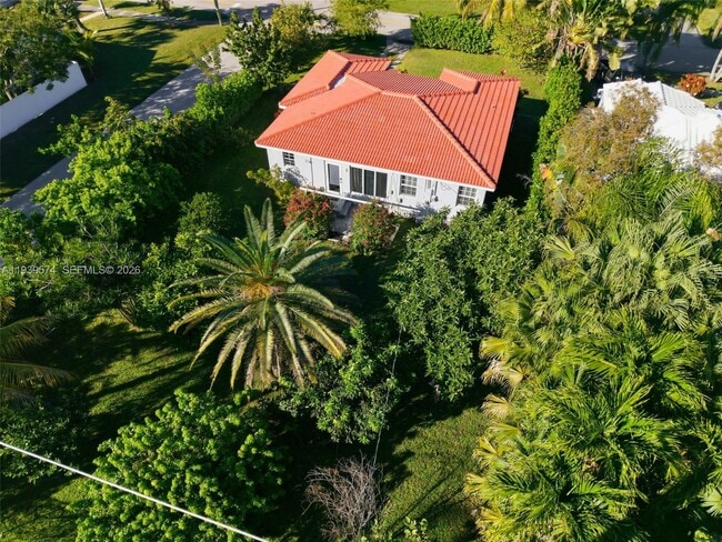 Building Photo - 1538 Funston St