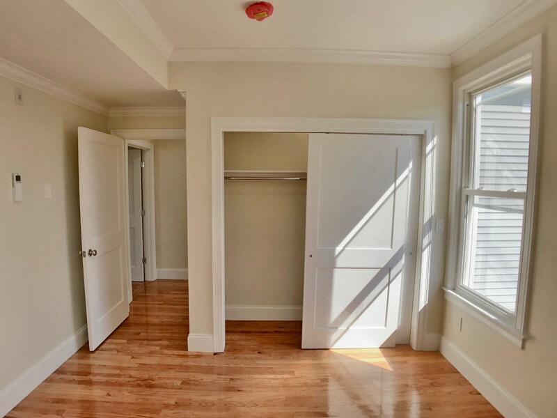 Building Photo - 12 Harris St