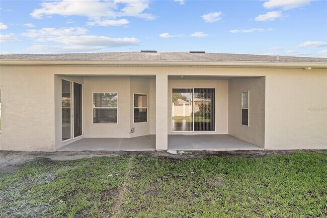 Building Photo - 32 Roxton Ln