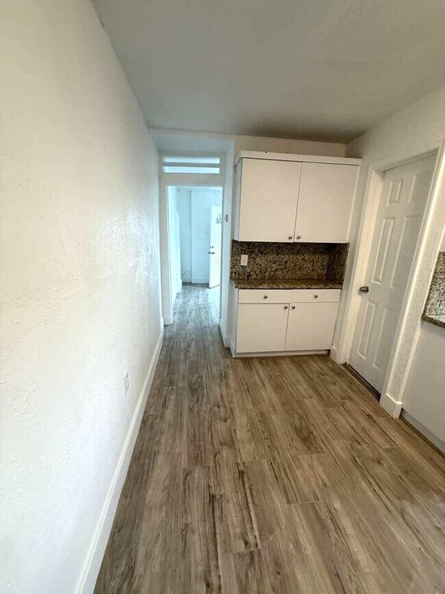 Building Photo - 326 NW 96th St