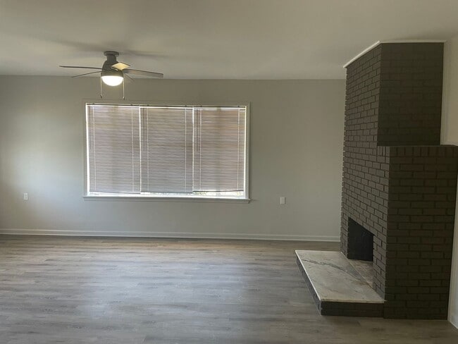 Building Photo - Fully Renovated Home For Rent