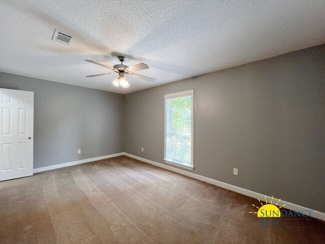 Building Photo - Spacious 3-Bedroom Retreat with New Kitchen Appliances!