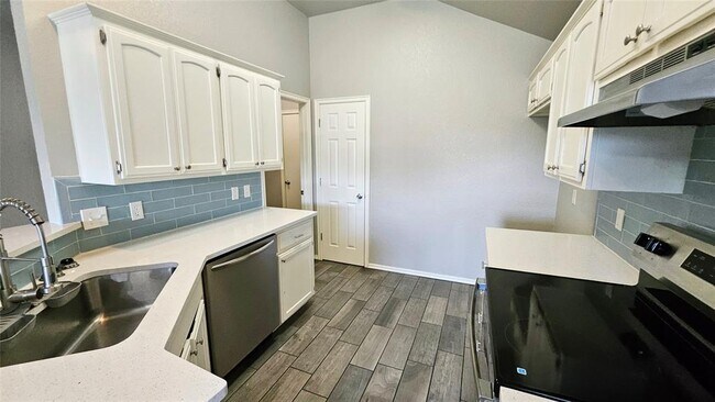 Building Photo - 6033 SE 83rd Pl