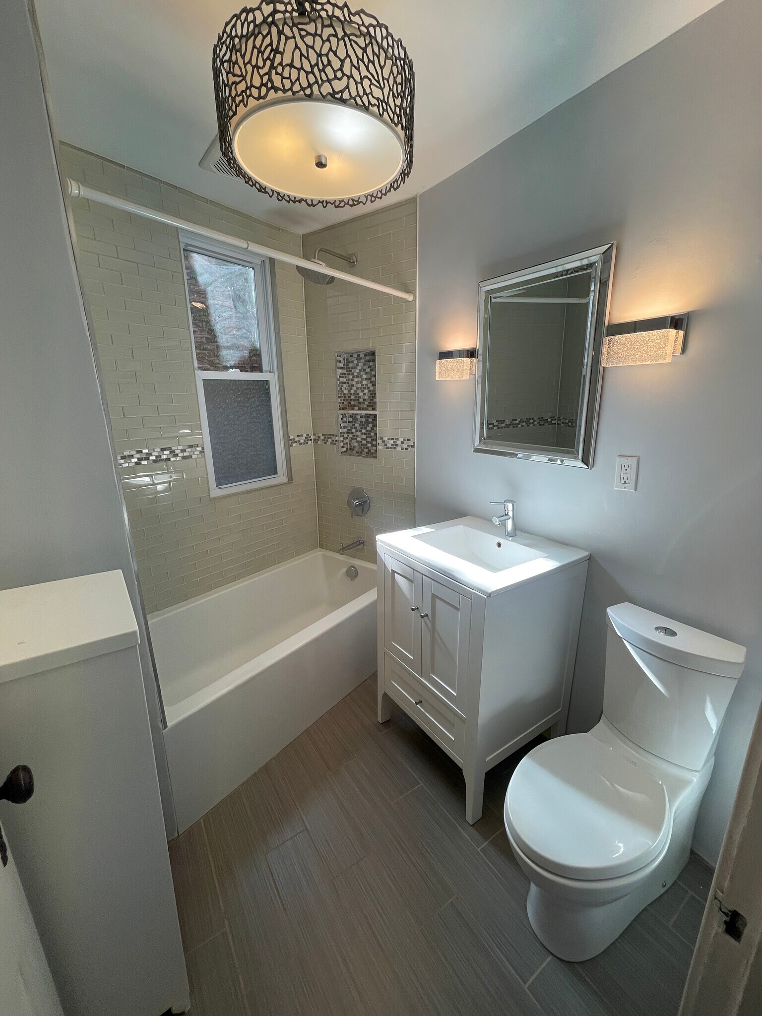 Building Photo - 918 W Gunnison St