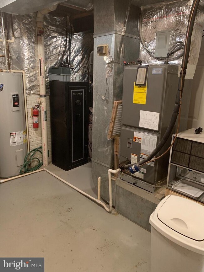 Building Photo - 15524 Royal Crescent Ct