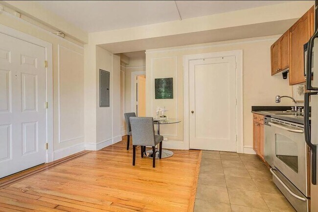 Building Photo - 1613 Harvard St NW