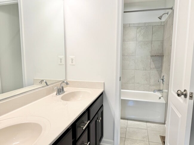 Building Photo - CLOSE TO BROOKE POINT VRE - LARGE ACREAGE HOME - STAFFORD- BASEMENT KITCHENETTE