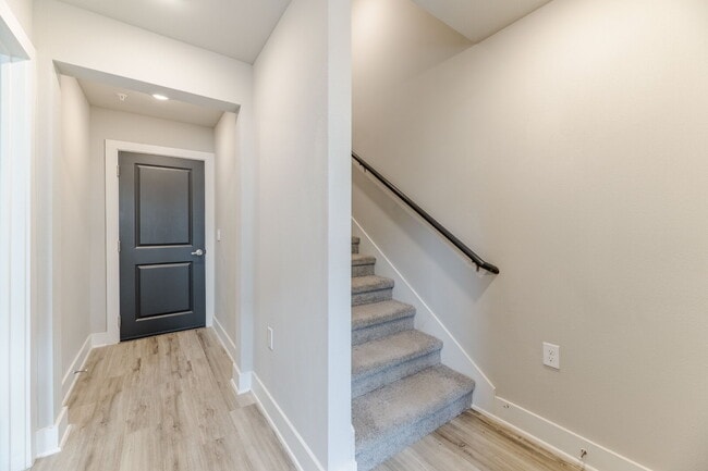 Building Photo - 3-Story 3 Bedroom, 3.5 bath Townhouse in a great community with easy access to PGBT and DNT
