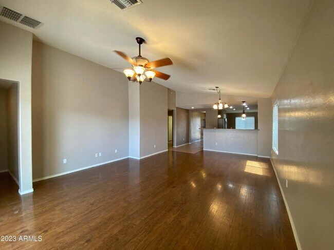 Building Photo - 1847 W Desert Seasons Dr