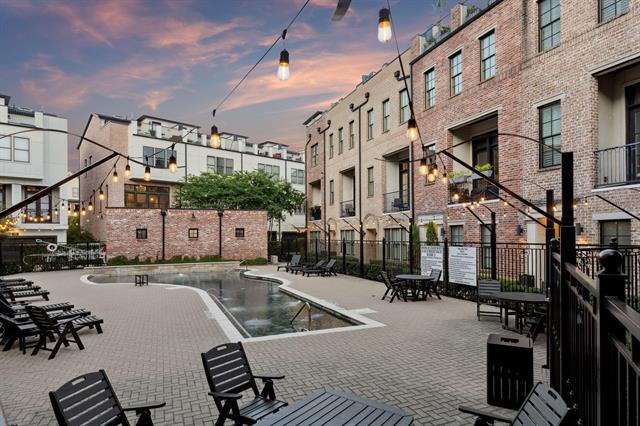 Building Photo - 2135 Marilla St