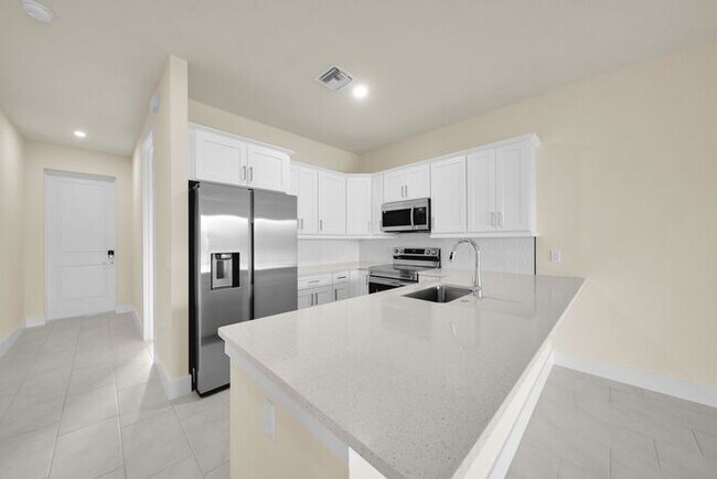 Building Photo - 2102 Andalusia Blvd