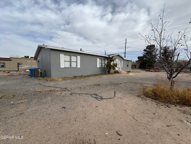 Building Photo - 241 Passmore Rd