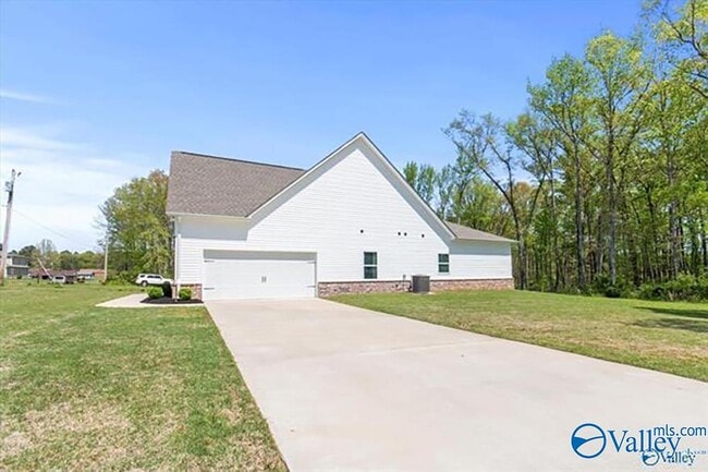 Building Photo - 15176 Blendor Crooks Dr