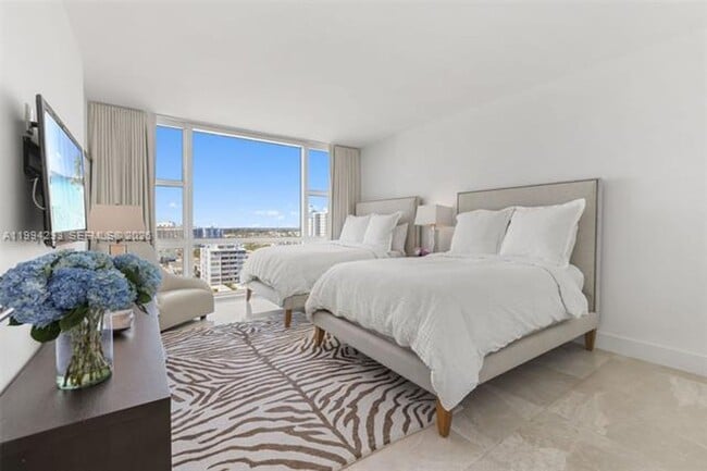 Building Photo - 6801 Collins Ave