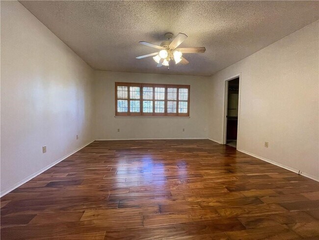 Building Photo - 13676 Cardinal Cir