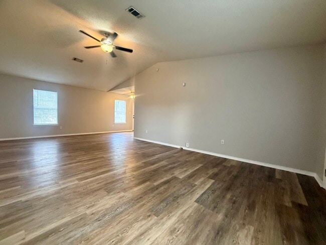 Building Photo - 13907 Rockinghorse Ln